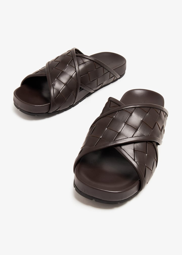BOTTEGA VENETA★メンズ サンダル TARIK SANDAL Tarik Intrecciato leather sandals in black - Bottega Veneta