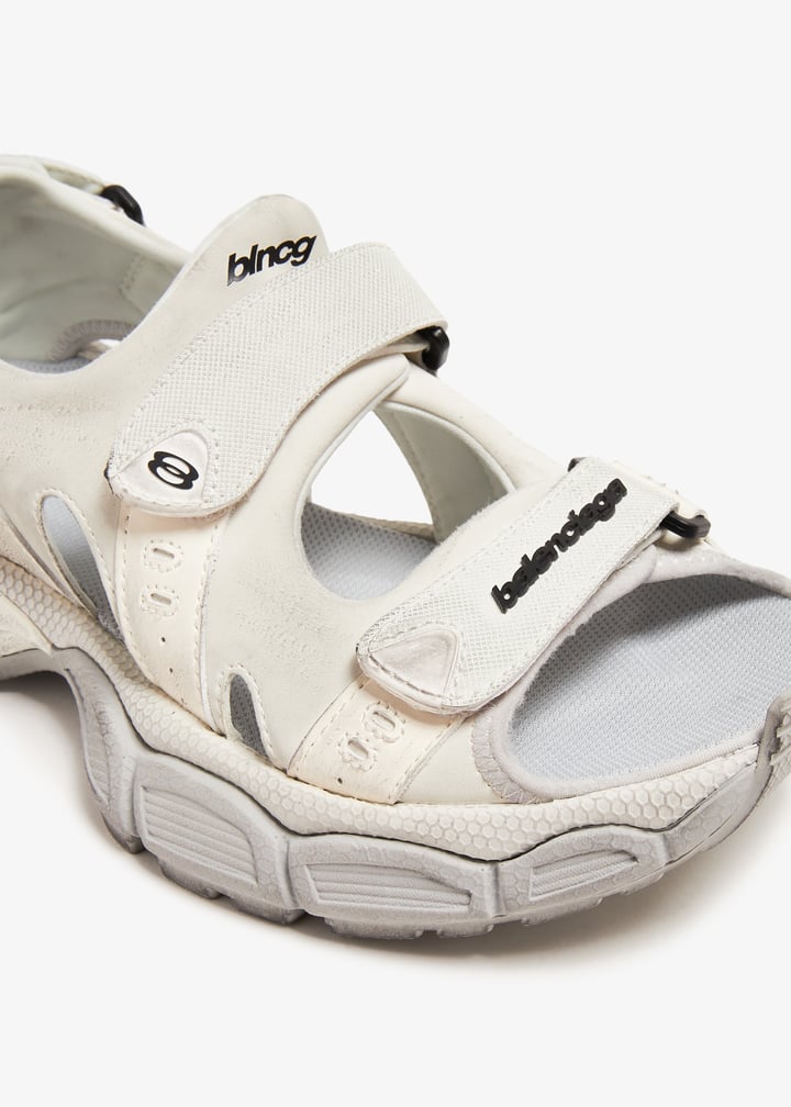 Balenciaga 3XL sandals for Women - White in USA | Level Shoes display picture 2