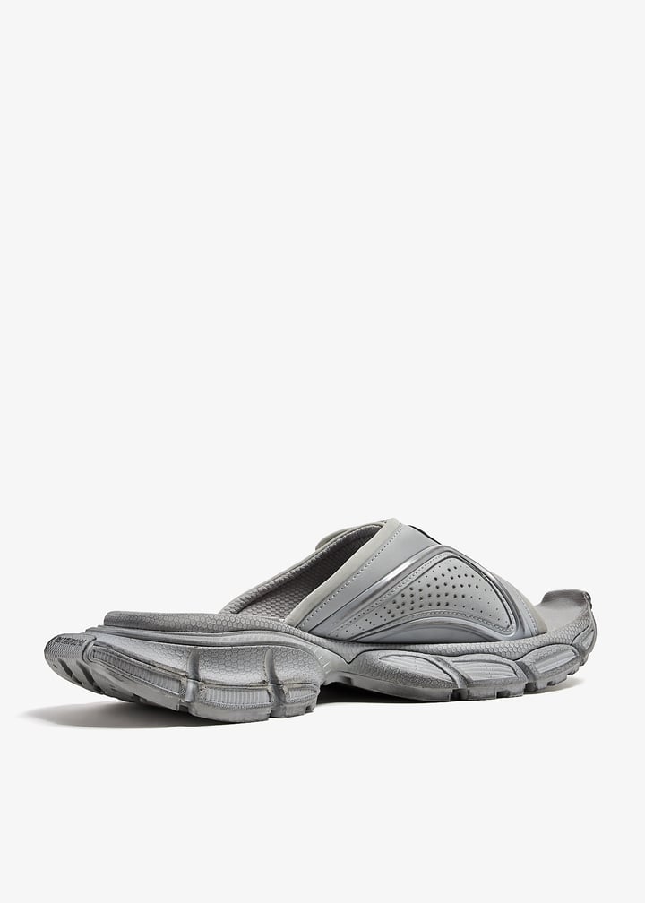 Balenciaga 3XL slide sandals for Men - Grey in UAE | Level Shoes