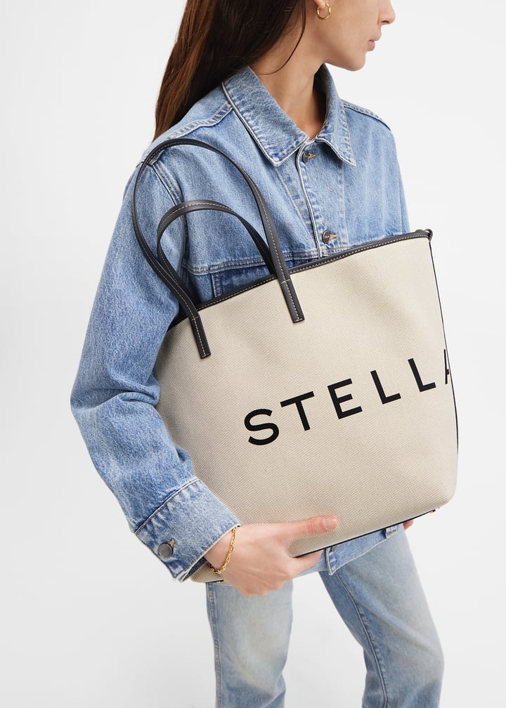 普段使いにも【stella mccartney】Logo canvas Beach Tote bag Stella Mccartney Canvas logo beach tote bag | The Fashion Square