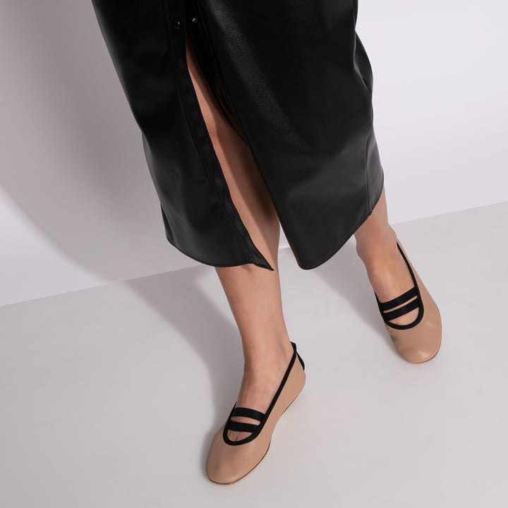 Burberry Grace leather ballerinas for Women Beige in UAE Level