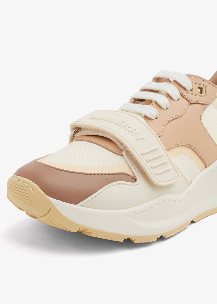 Burberry Ramsey low-top sneakers for Women - Beige in UAE