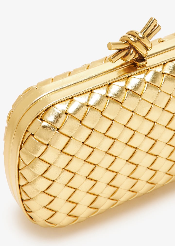 【エレガント！】BOTTEGA VENETA ノットディテール ゴールド BOTTEGA VENETA Knot-embellished metallic intrecciato plissé