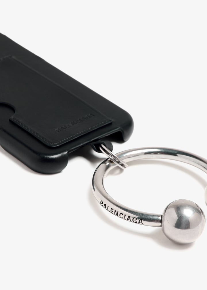 すぐ届く！BALENCIAGA Piercing iPhone16 Pro 16 Pro Max ケース Balenciaga Men's iPhone 16 Pro Max Piercing Phone Case