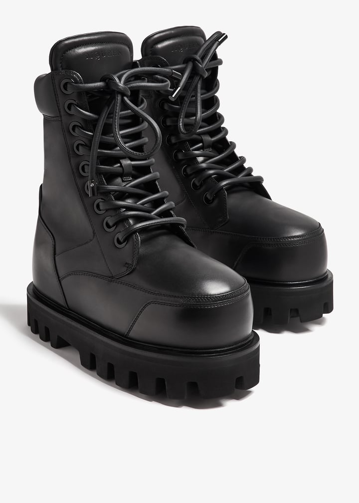 McQueen Parachute ankle boots for Men - Black in Kuwait | Level Shoes