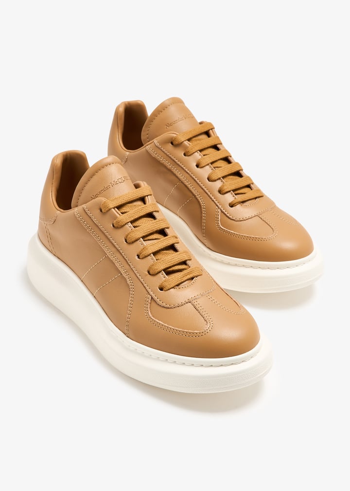 【Alexander McQueen】オーバーサイズ Retroスエードプラットフ オーバーサイズド レトロ スニーカー | ホワイト | Alexander