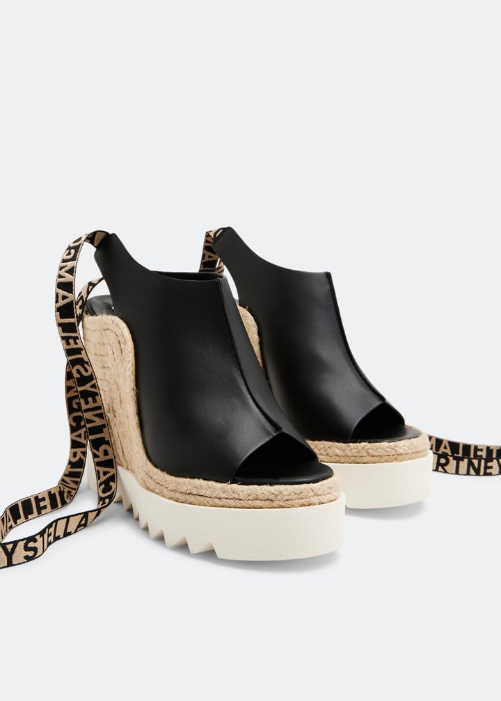 Stella McCartney Gaia 坡跟草编鞋女士- 黑色| Level Shoes