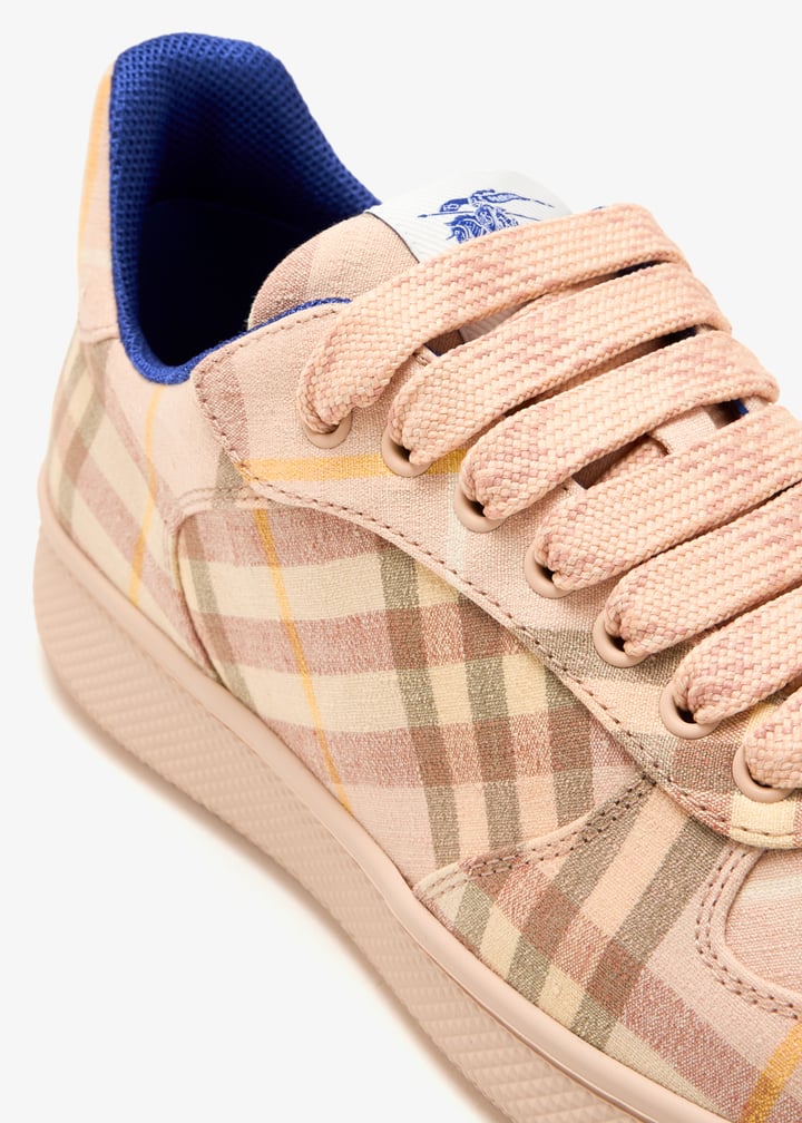 スニーカー Burberry 'Terrace Check' sneakers (8105187 TEACUPIPCHECK) Burberry Check Terrace Sneakers in Teacup – Leigh's of