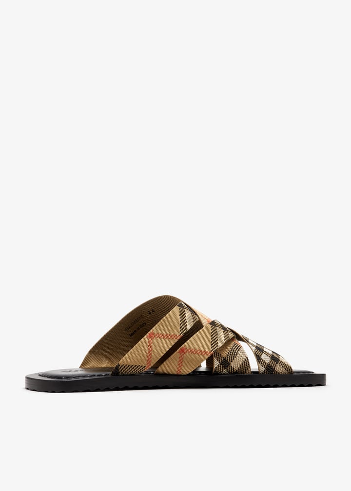 BURBERRY メンズ サンダル 8106987 PAVILLON Burberry Check Pavilion slide sandals for Men - Beige in UAE
