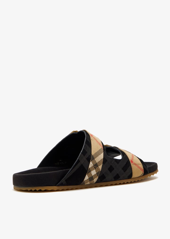 8118890_6.jpg?ts=20251231122343