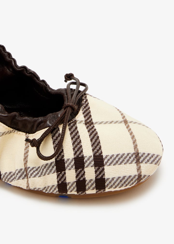 8121533_5.jpg?ts=20251231122358