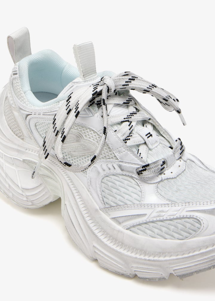 815853w2mv29000_3.jpg?ts=20241122032523