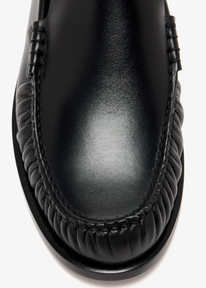 8206451yu001000_3.jpg?ts=20250124041022