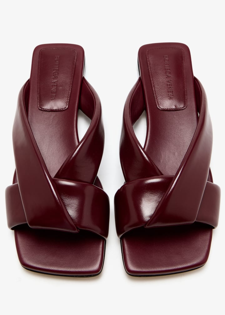 Bottega Veneta Riva flat sandals for Women - Burgundy in UAE