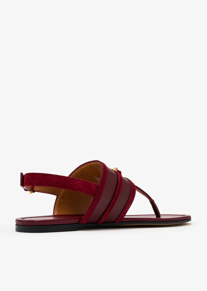 サンダル・ミュール GUCCI Burgundy Leather Thong Sandals Women's thong sandal with Horsebit in Rosso Ancora rubber