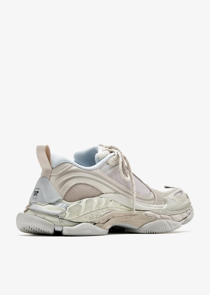 865851wtrs29191_6.jpg?ts=20260226045158