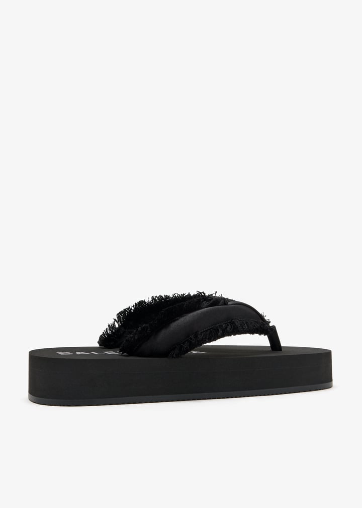 870111w0wm01000_6.jpg?ts=20260416112223