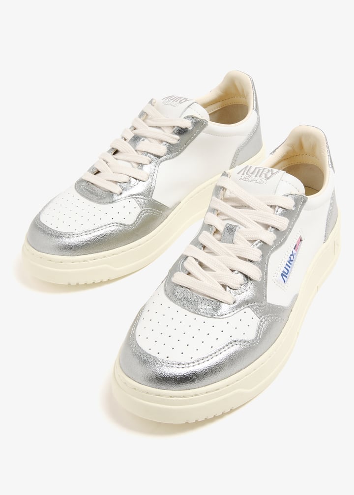 Autry Medalist low sneakers for Women - White in UAE | Level