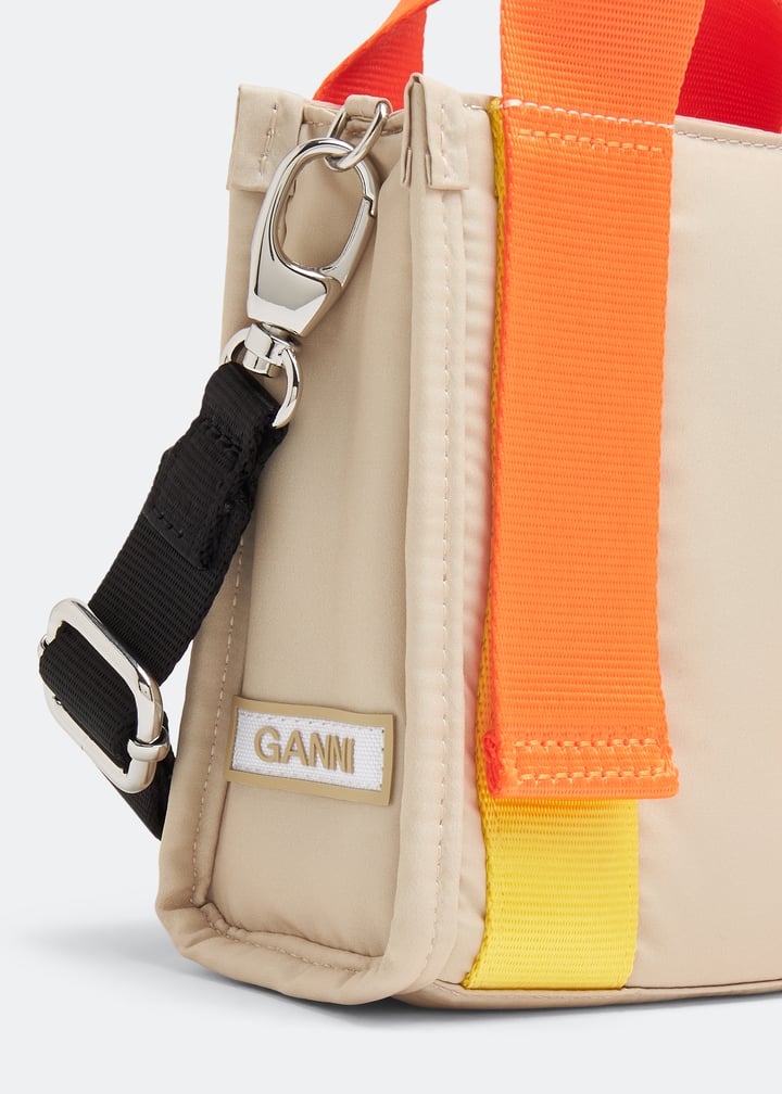 GANNI ガニー トートバッグ A5059 531 SM BEIGE TECH TOTE 楽天市場】GANNI ガニー トートバッグ レディース ベージュ