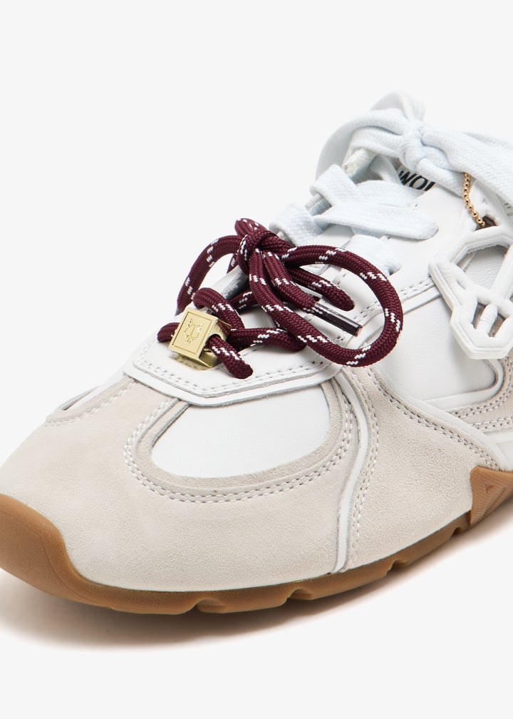 adored-00087_5.jpg?ts=20251121020548