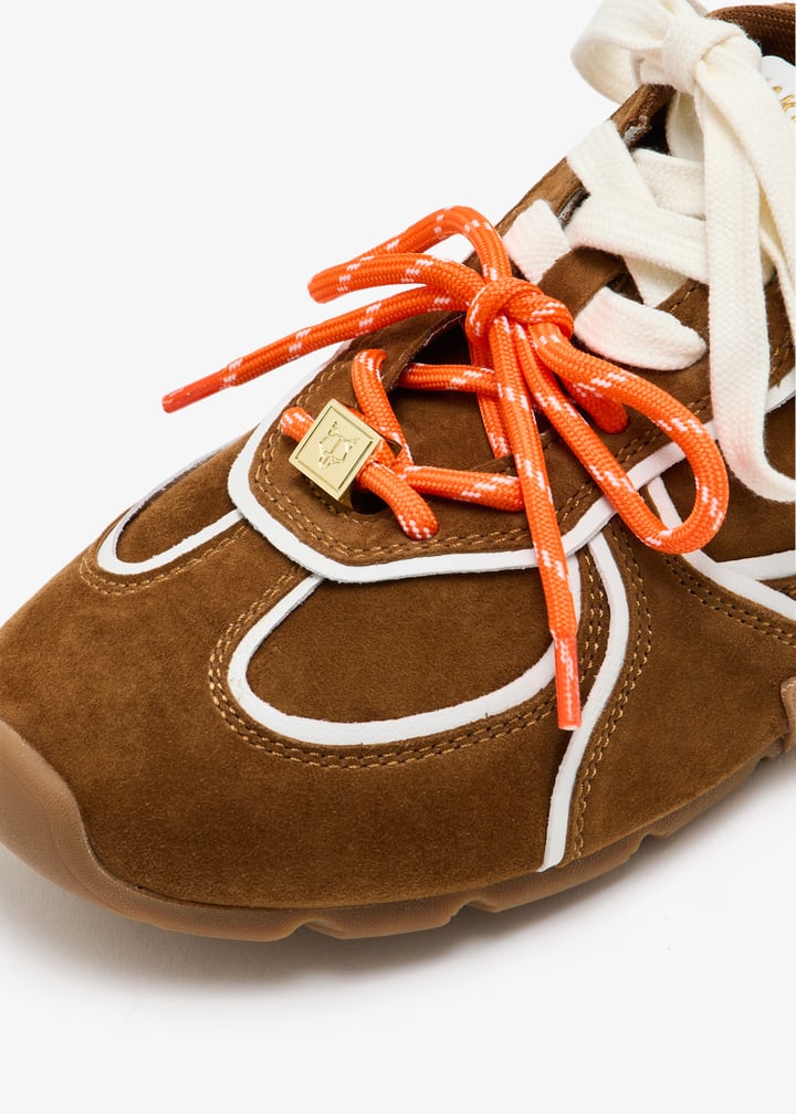 adored-tnwh_5.jpg?ts=20251120143700