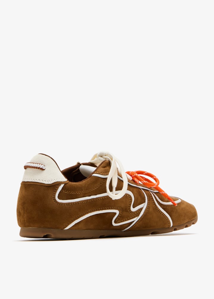 adored-tnwh_6.jpg?ts=20251120143700