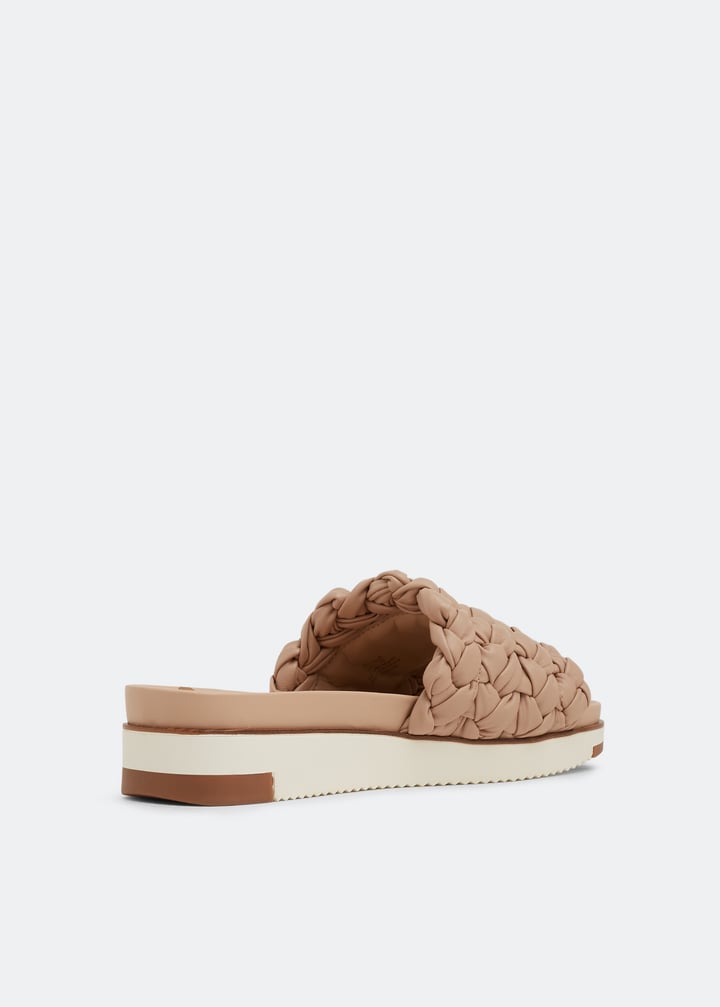 ainslie-desbei_4.jpg?ts=20220505183425