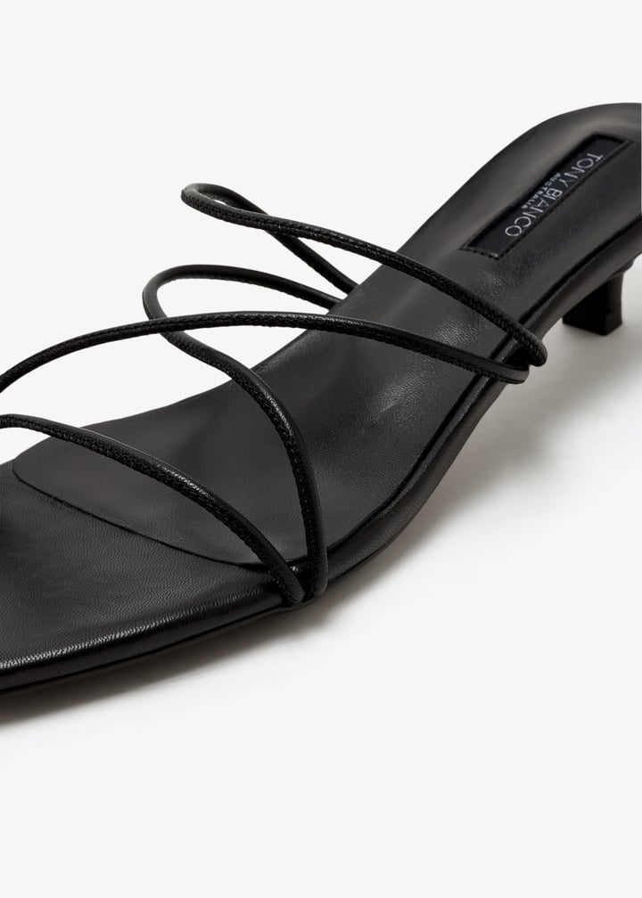 alicia-blknpa_5.jpg?ts=20251023030546