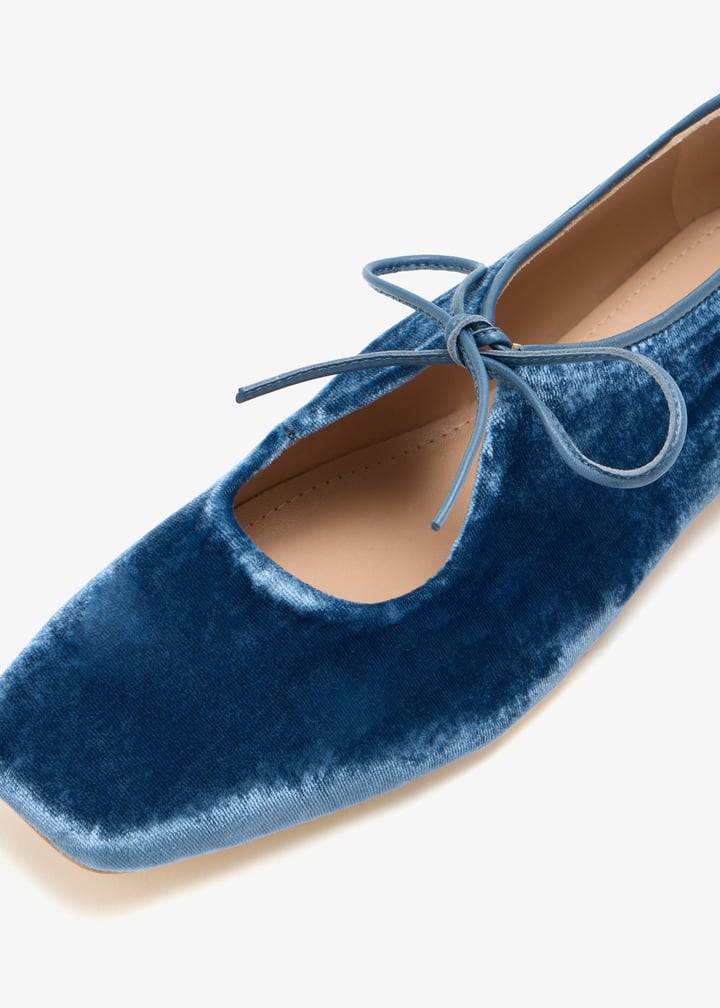 amelia-blue_5.jpg?ts=20251213021030