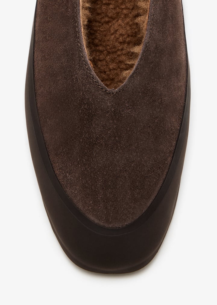 aps-she-bro_5.jpg?ts=20251111123728