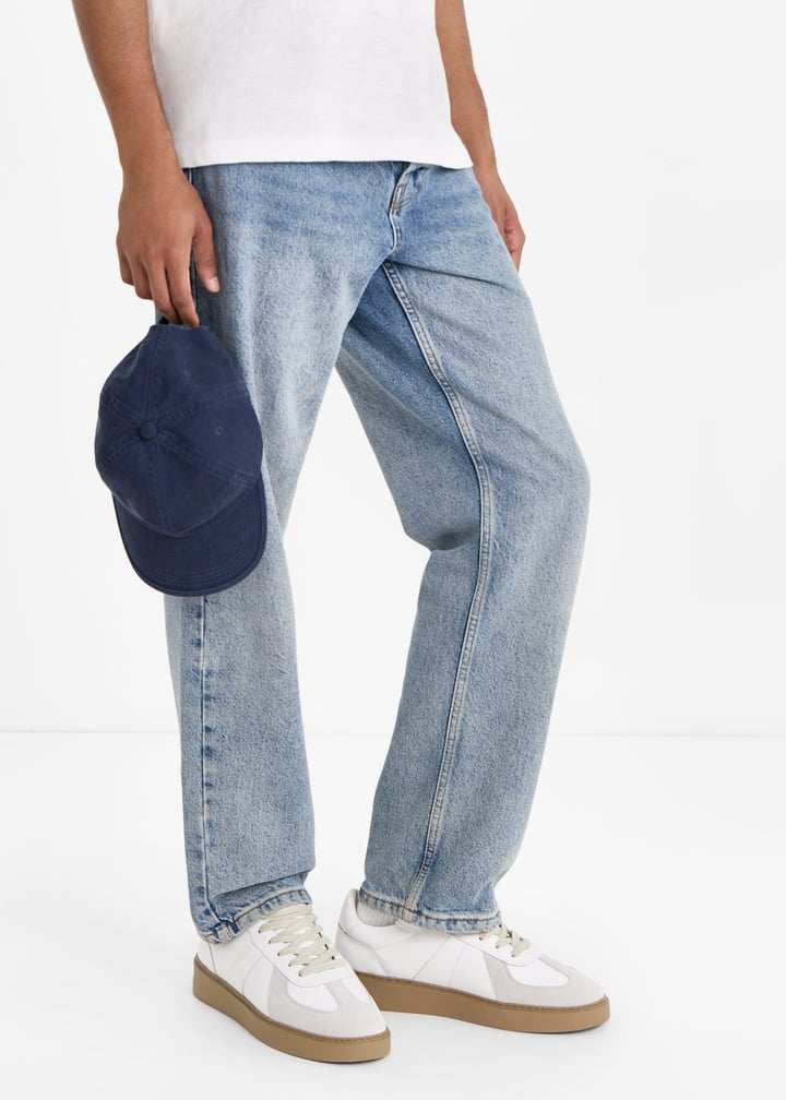 arne-44786-whtgum_2.jpg?ts=20251208130318