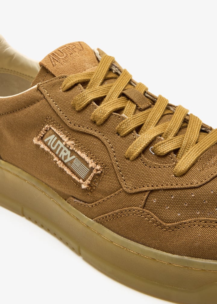 スニーカー AUTRY Men Sneakers AULM BROWN Autry Medalist low sneakers for Men - Brown in UAE | Level Shoes