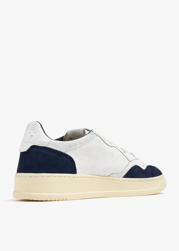 AUTRY｜SNEAKERS (AULM GS24) Autry Medalist Low Goatskin and Suede Blue, White AULMGS24