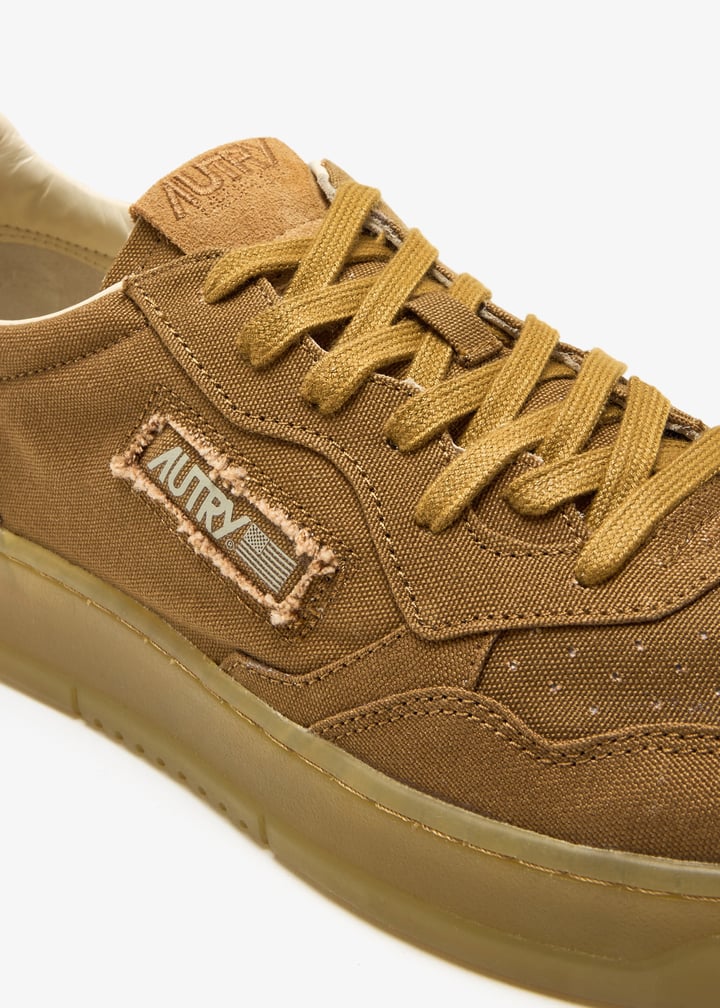 スニーカー AUTRY Woman Sneakers Brown AULW UH08 Autry - Medalist suede low-top sneakers brown - The Corner