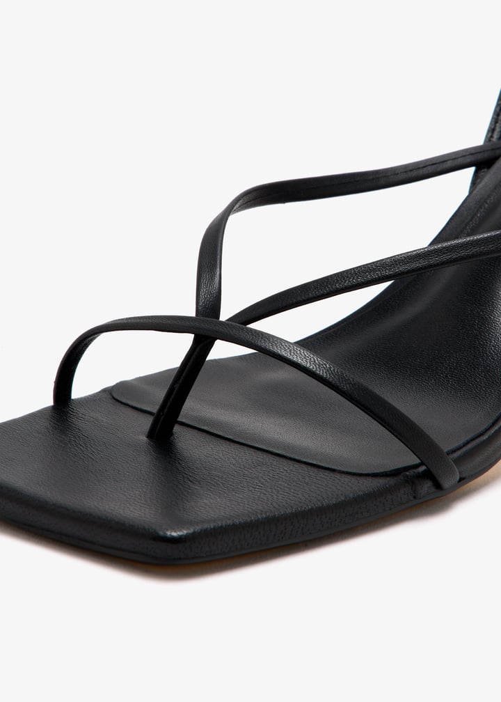 avi-blknpa_5.jpg?ts=20251023030549