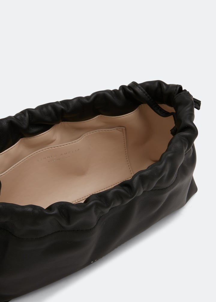 b1.1ltr-black_6.jpg?ts=20220505183441