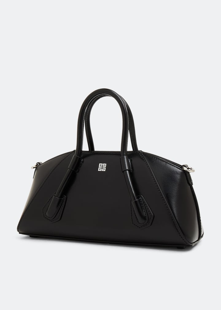 【関税&送料込】Givenchy Black Leather Mini Antigona Handbag Explore a Givenchy Black Grained Leather Mini Antigona Bag