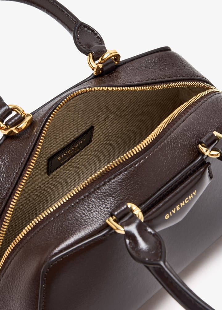 【関税＆送料込み】Givenchy Antigona East-West Mini Leather Givenchy Mini Leather Antigona Cube East-West Top-Handle Bag