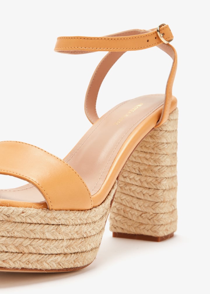 becka-camlth_5.jpg?ts=20250801030023