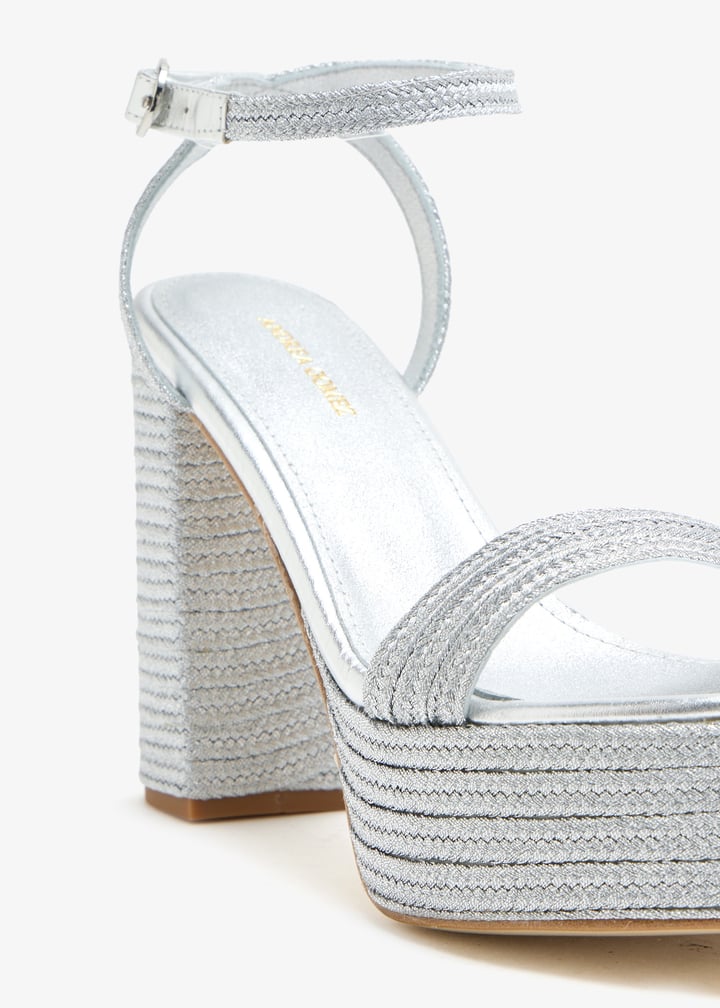 becka-slvraf_5.jpg?ts=20251216040048