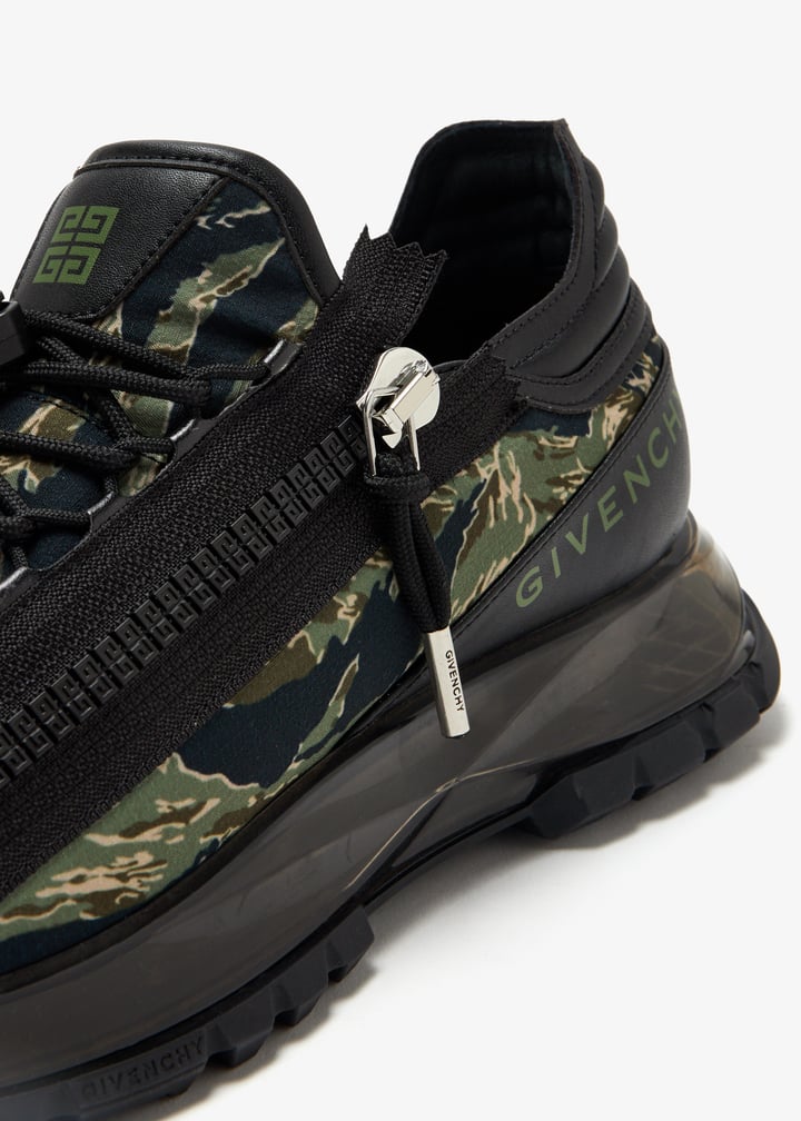 Givenchy Spectre sneakers for Men - Printed in UAE | Level Shoes