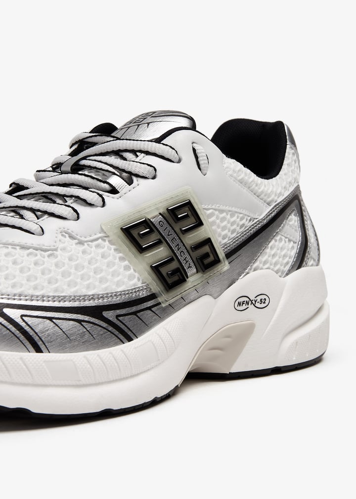 GIVENCHY 24AW NFNTY-52 ランナースニーカー ジバンシィが新作メンズスニーカー『NFNTY（インフィニティ）-52