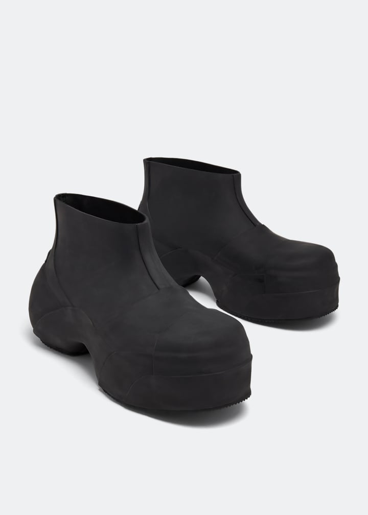 Givenchy Show ankle rainboots for Men - Black in Oman | Level Shoes
