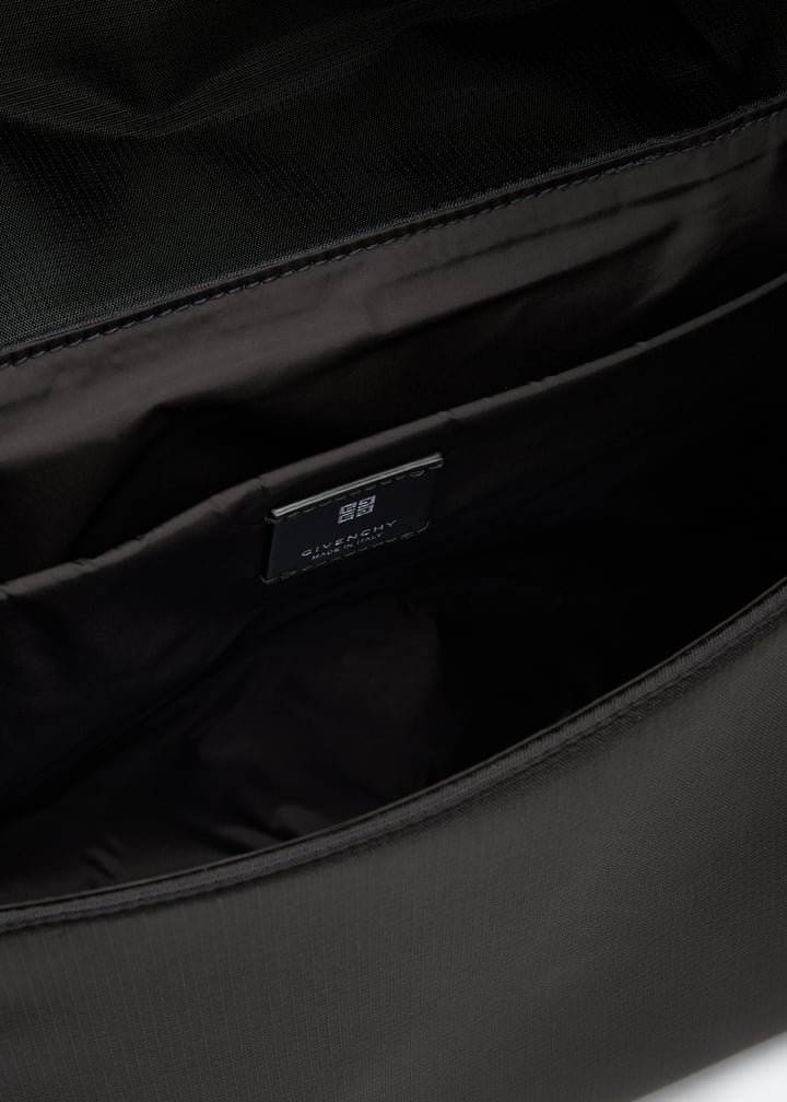 送関込★GIVENCHY★G-TREK NYLON メッセンジャーバッグ★BLACK Sac messenger G-Trek en nylon - noir | GIVENCHY FR