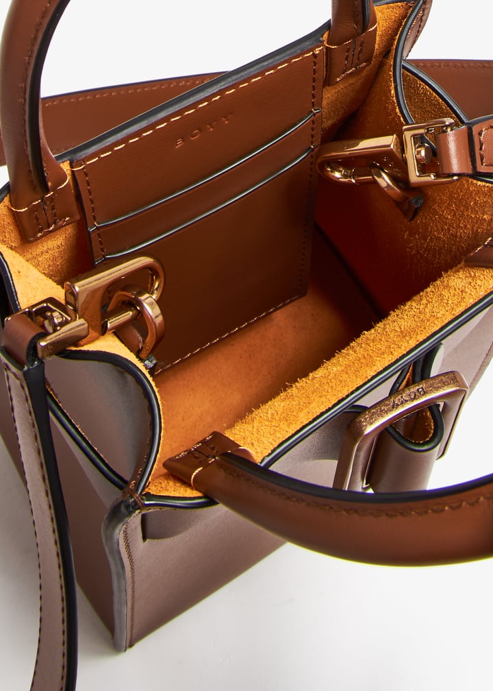 bobbytouristcore-cuobwn_7.jpg?ts=20240606030515