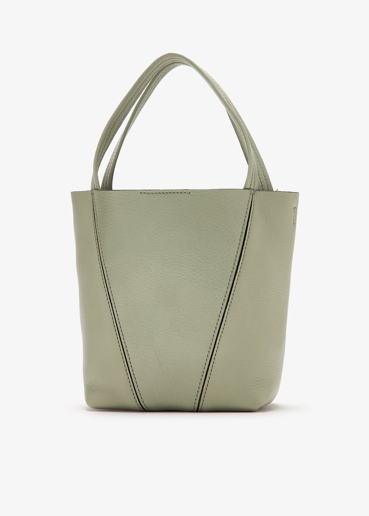 トートバッグ CHLOE CHLOE SPIN MEDIUM TOTE BAG IN GRAINY LEATHER Chloe Spin Medium Tote Bag in Leather | Neiman Marcus