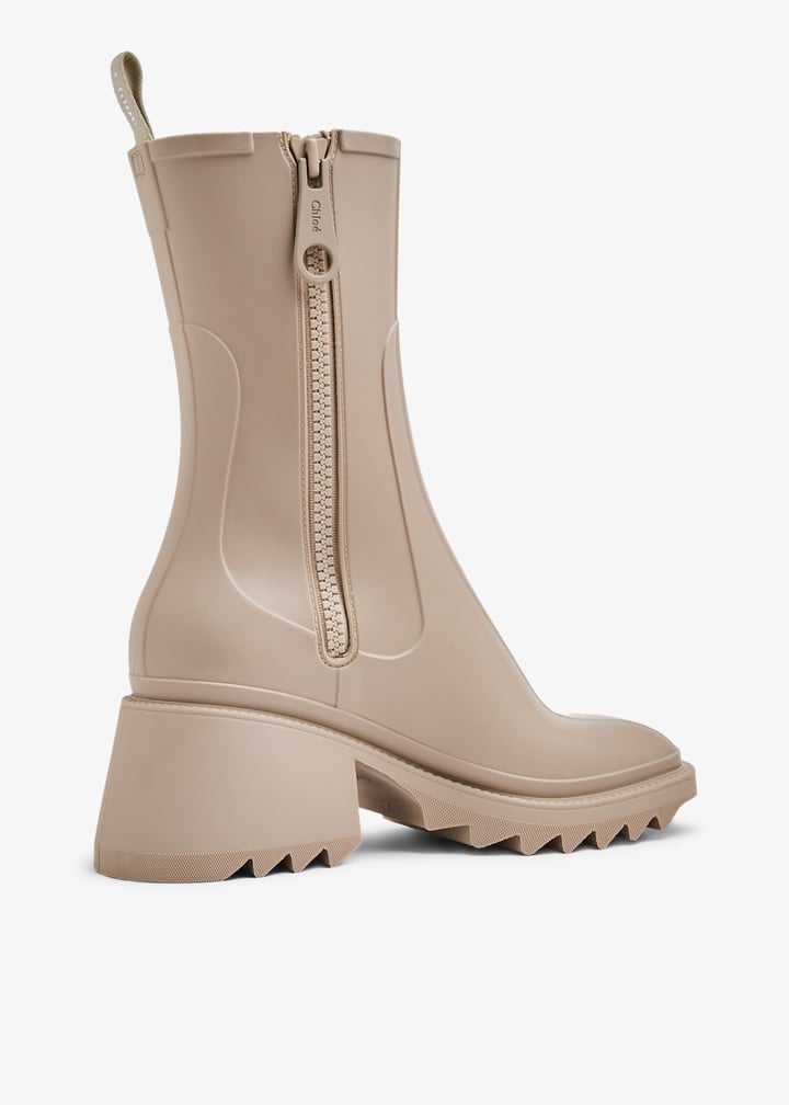 Chloé Betty rain boots for Women - Beige in UAE | Level Shoes