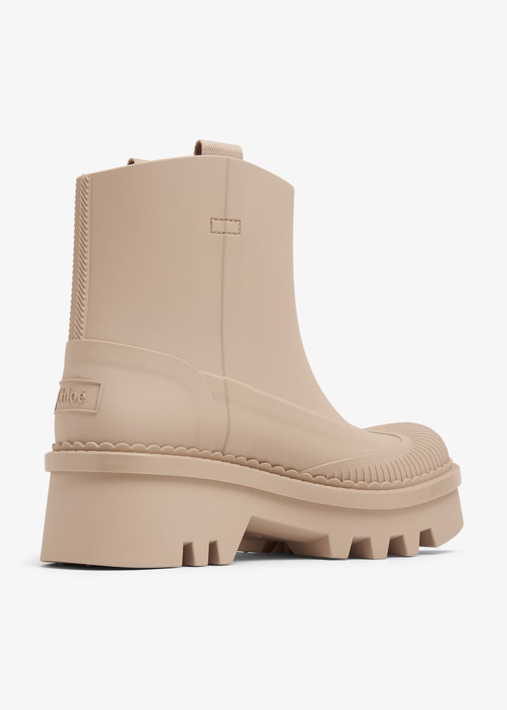 VIP【送料関税込】CHLOE Raina Rain Boots Chloé Raina rain boots for Women - Beige in UAE | Level Shoes