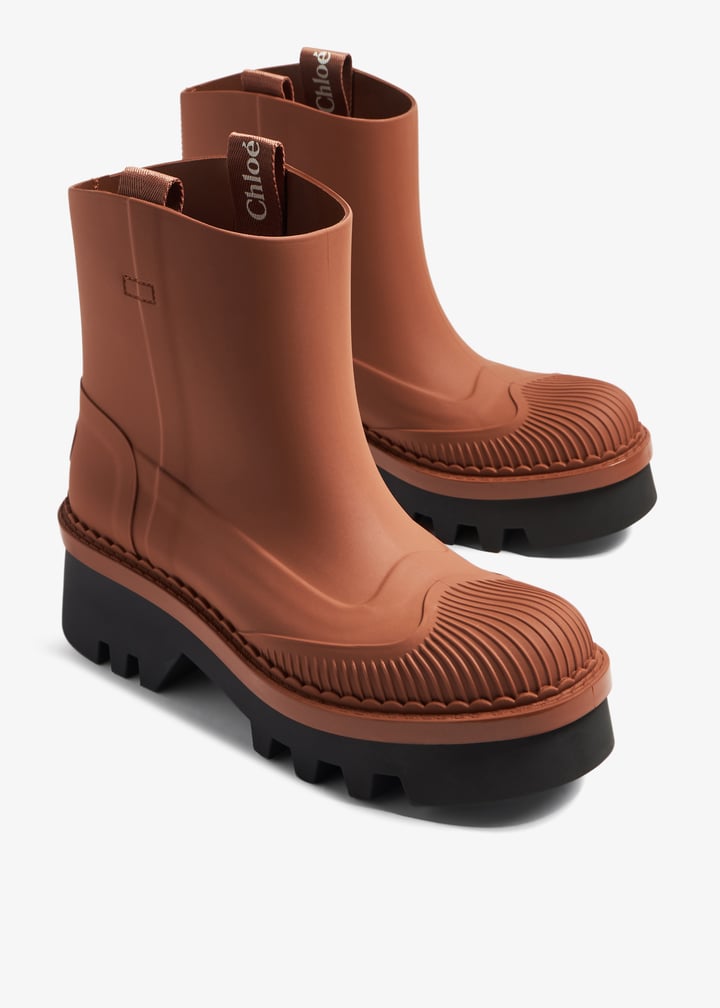 Chloe レインブーツ カラーSOOTY BROWN Chloe レインブーツ カラーSOOTY BROWN - 靴オンライン ストア