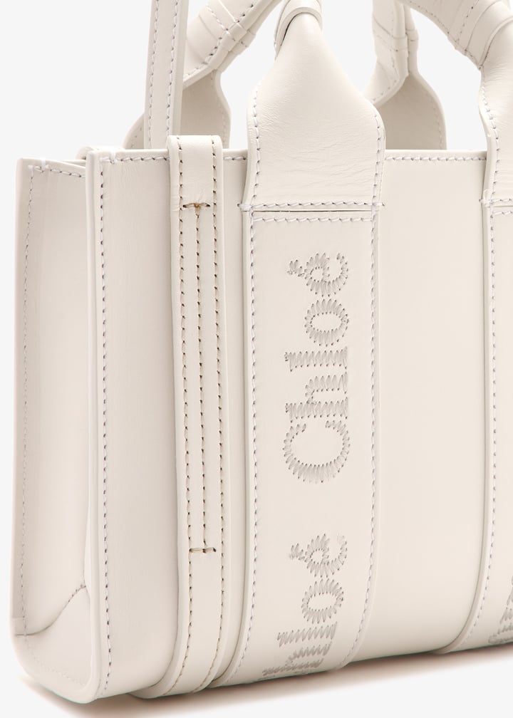 Chloé Woody mini tote bag for Women - White in UAE | Level Shoes